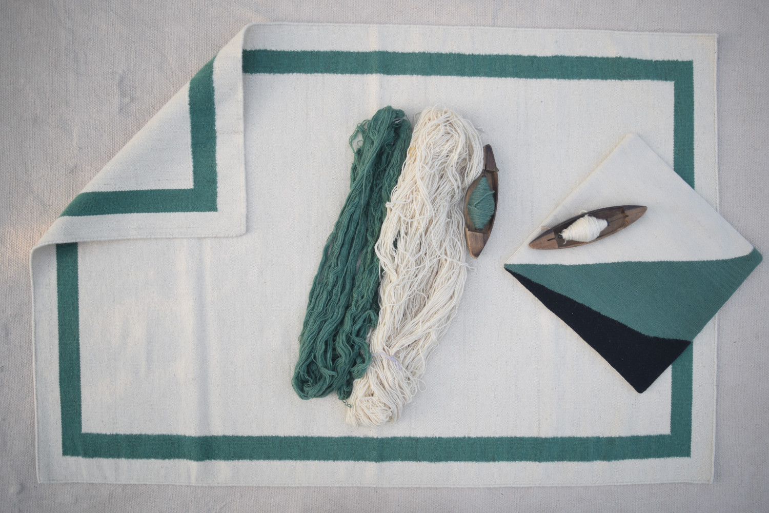 TAPIS BORDURE LAINE MENTHE